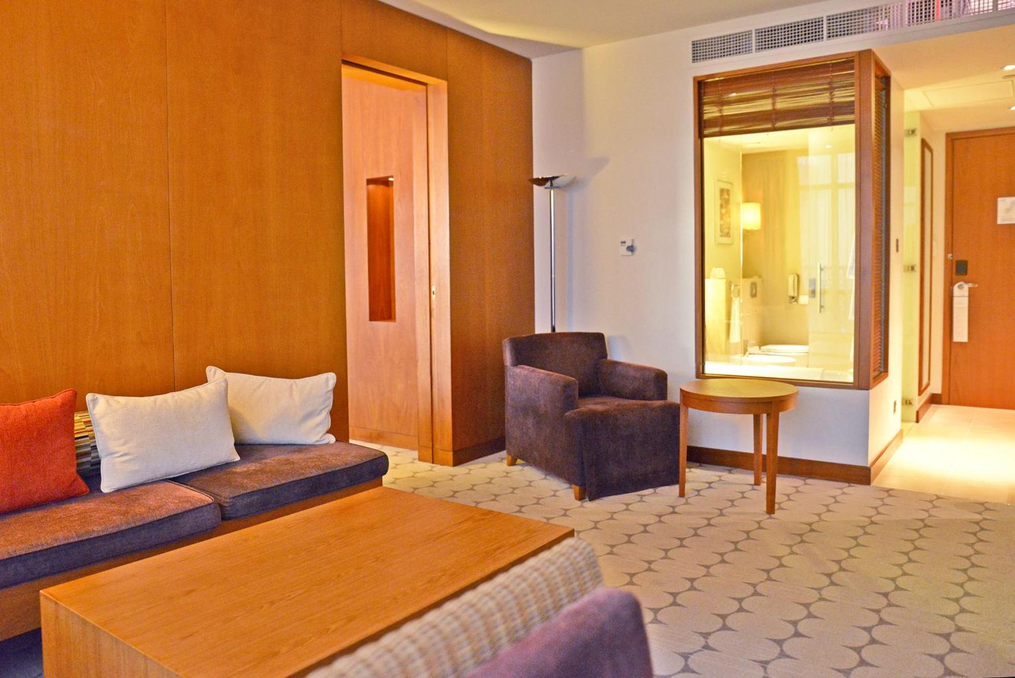Yas Island Rotana 4*
