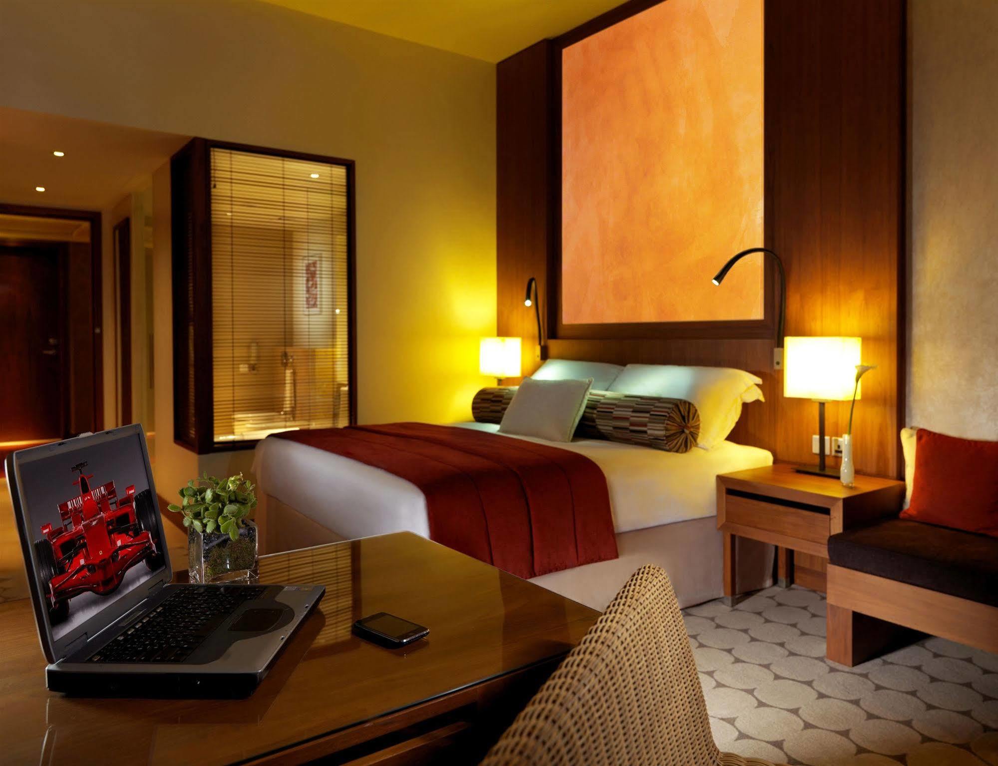 Yas Island Rotana Hotel 4*